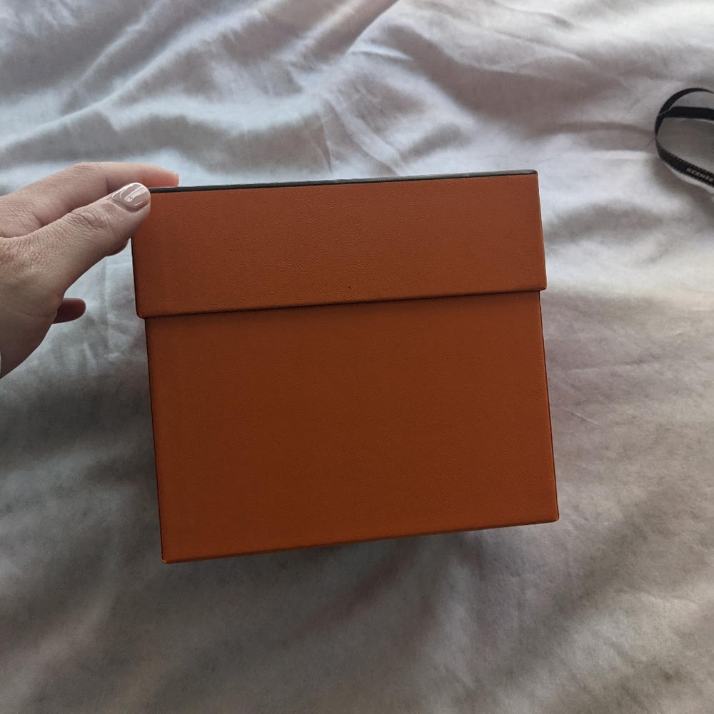 Authentic Hermes Box - Picture 2 of 5